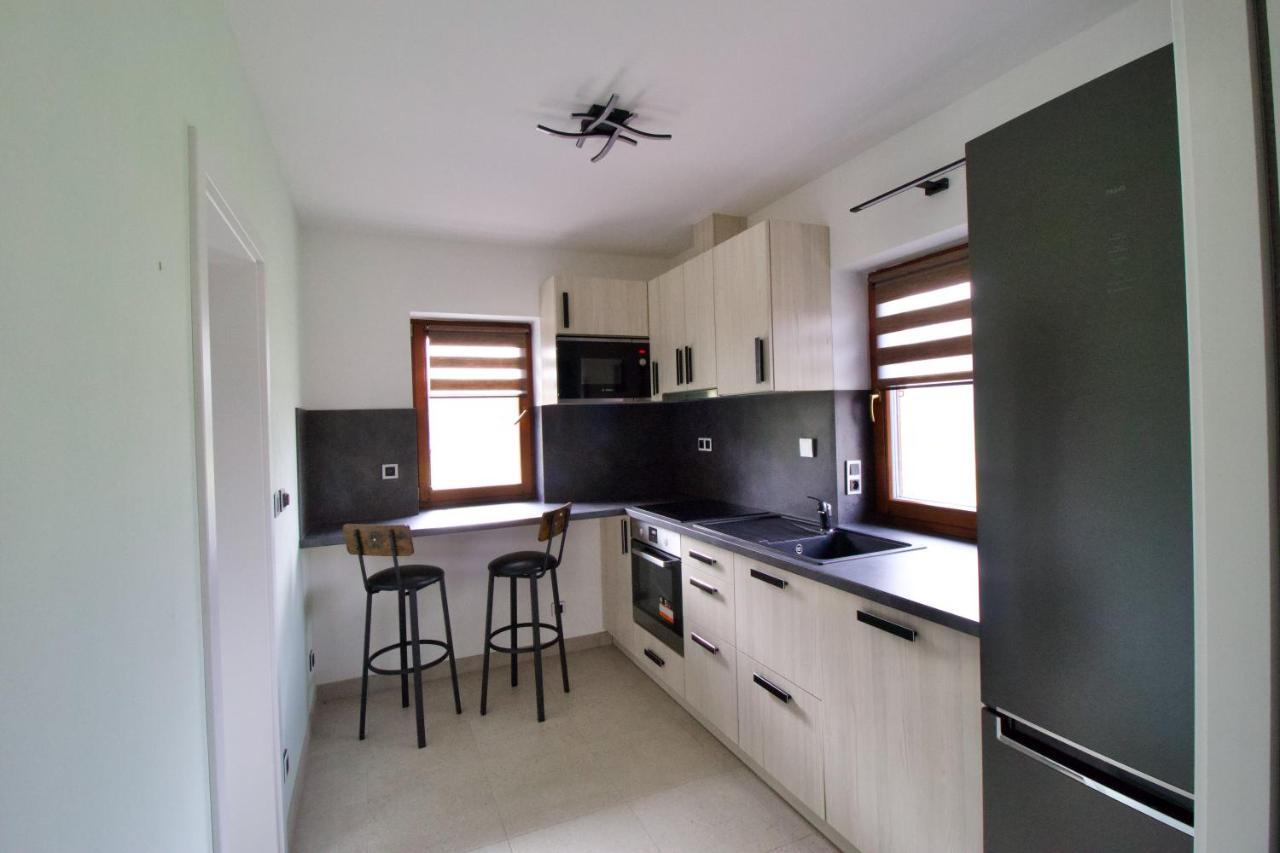 Apartman Uprostred Trojuhelniku Praha - Karlovy Vary - Plzen Kolesovice Buitenkant foto