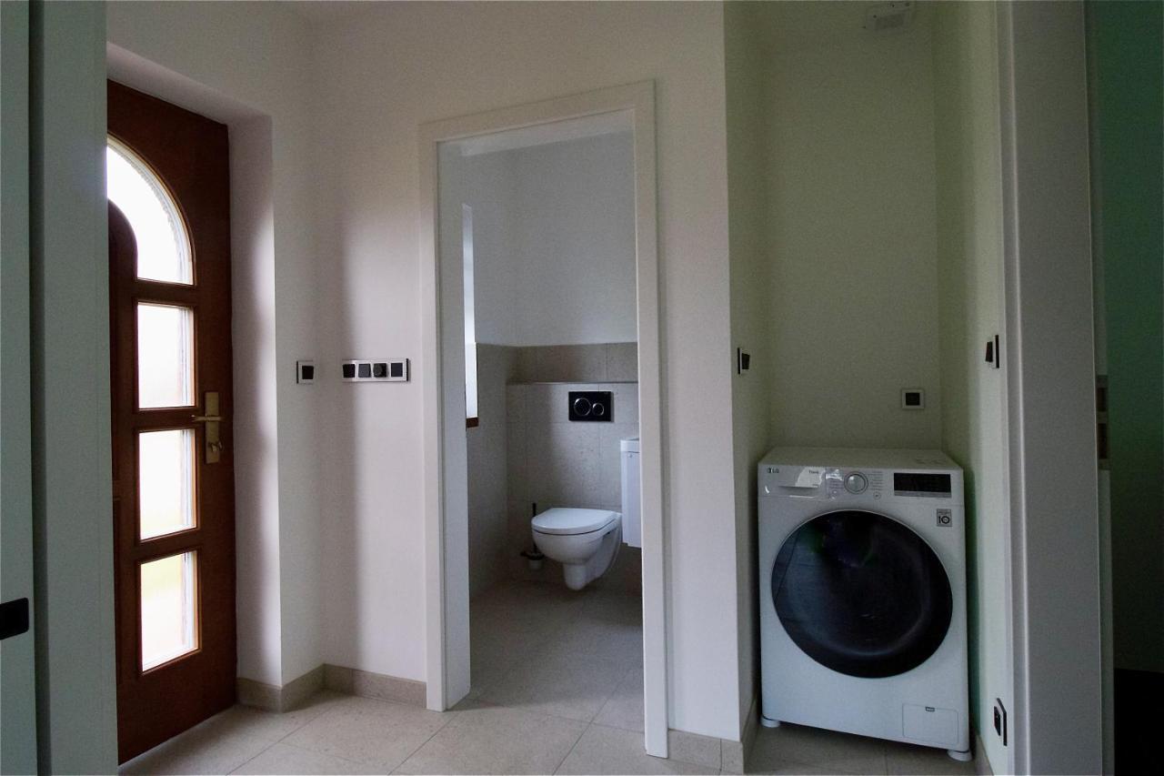 Apartman Uprostred Trojuhelniku Praha - Karlovy Vary - Plzen Kolesovice Buitenkant foto