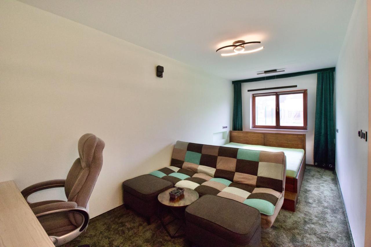 Apartman Uprostred Trojuhelniku Praha - Karlovy Vary - Plzen Kolesovice Buitenkant foto