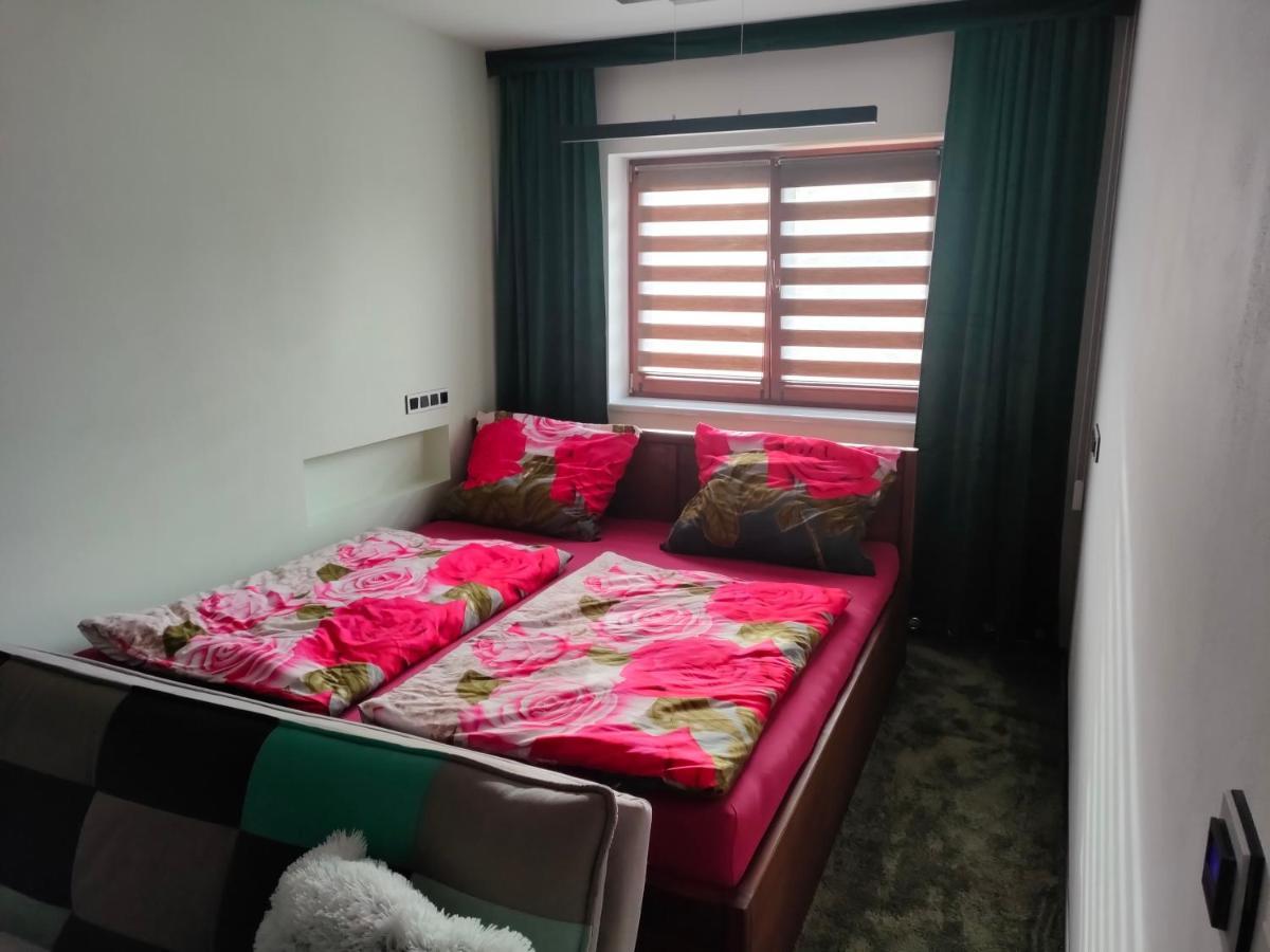 Apartman Uprostred Trojuhelniku Praha - Karlovy Vary - Plzen Kolesovice Buitenkant foto